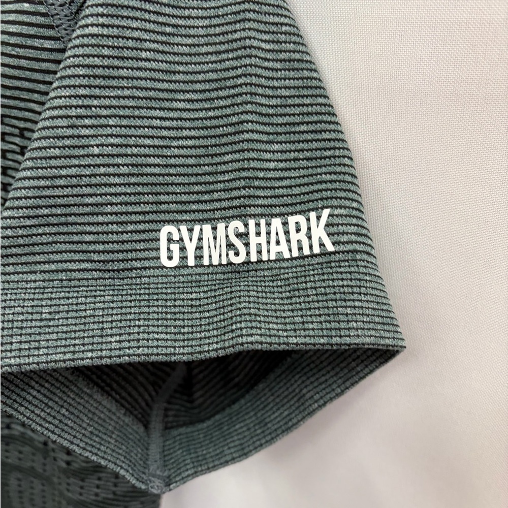 Gymshark Black and Green Patterned Crop Top Size XXL - Picture 4 of 6
